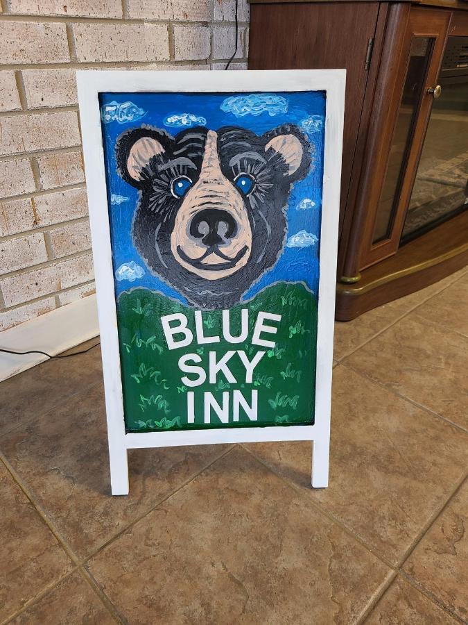 Blue Sky Inn- Veteran Owned, New Breakfast Area, Rennovated Rooms, 5 Plus Acres For You And Your Pet To Roam, New Fire Pit 蓝岭 外观 照片